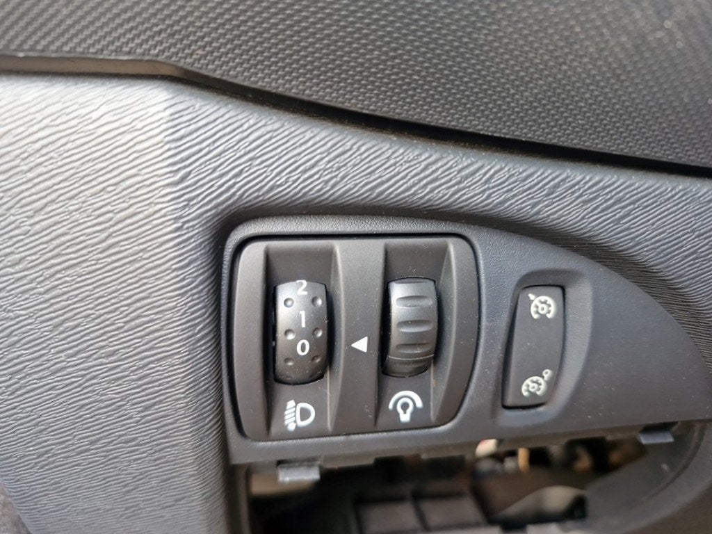 INTERRUPTEUR D'ECLAIRAGE Renault Twingo II (CN), Autos : Pièces & Accessoires, Renault, Utilisé, Peter-Huppertz-Straße 5
51063  Köln, DE