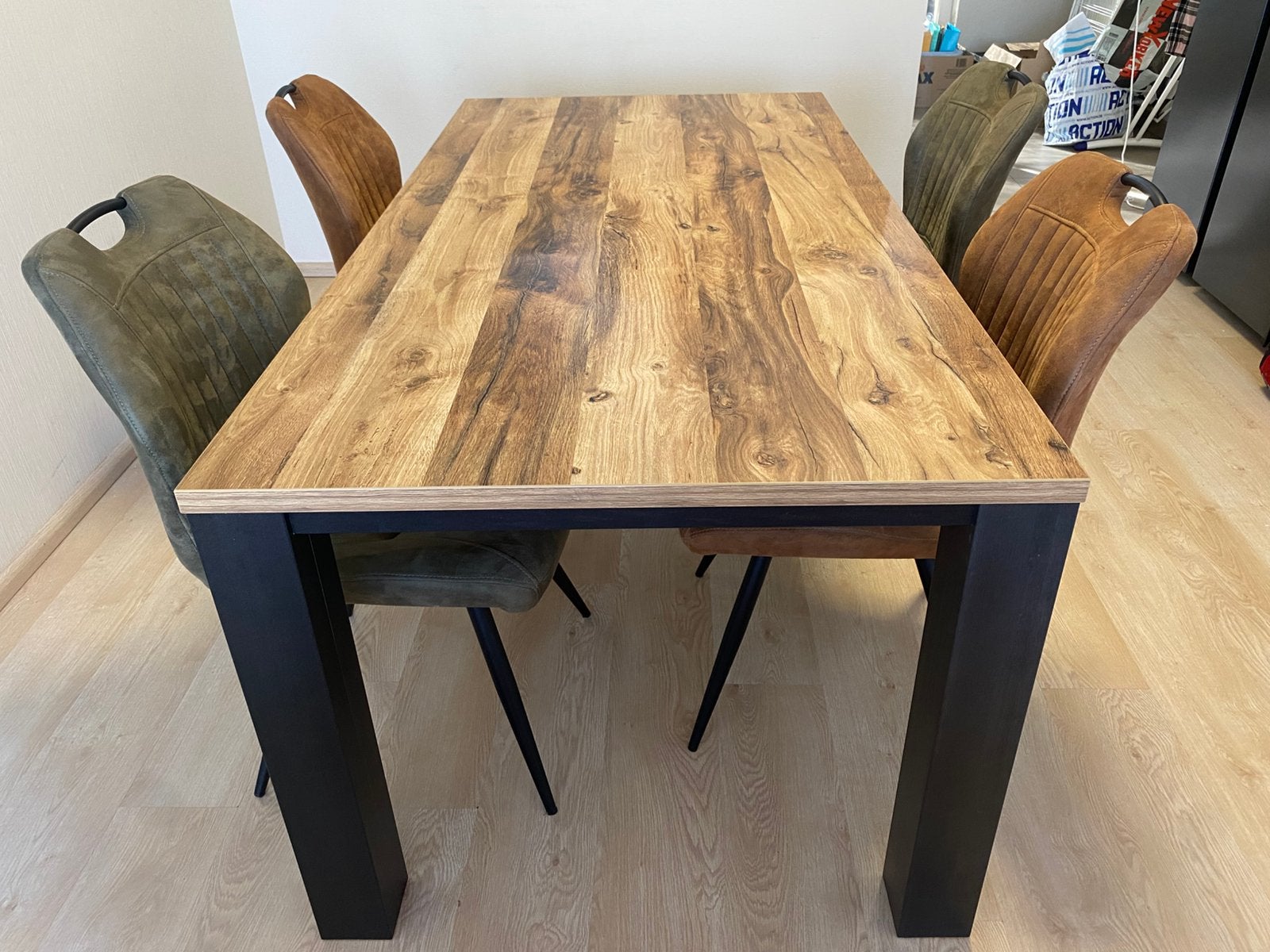Eettafel en 4 stoelen goed als nieuw, Ophalen, Zo goed als nieuw