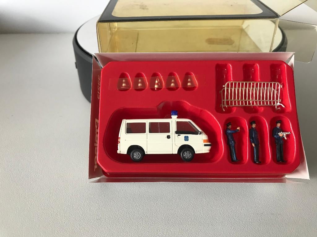 MITSUBISHI L300 - POLICE COMMUNALE - PREISER - 1:87, Envoi, Neuf, Bus ou Camion, Autres marques