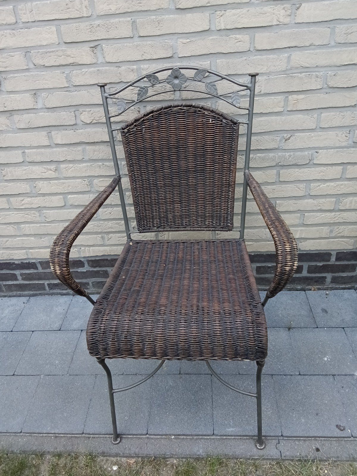 Chaise en métal avec assise en osier, Jardin & Terrasse, Enlèvement