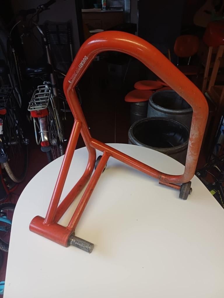 steun Ducati, Enlèvement, Utilisé