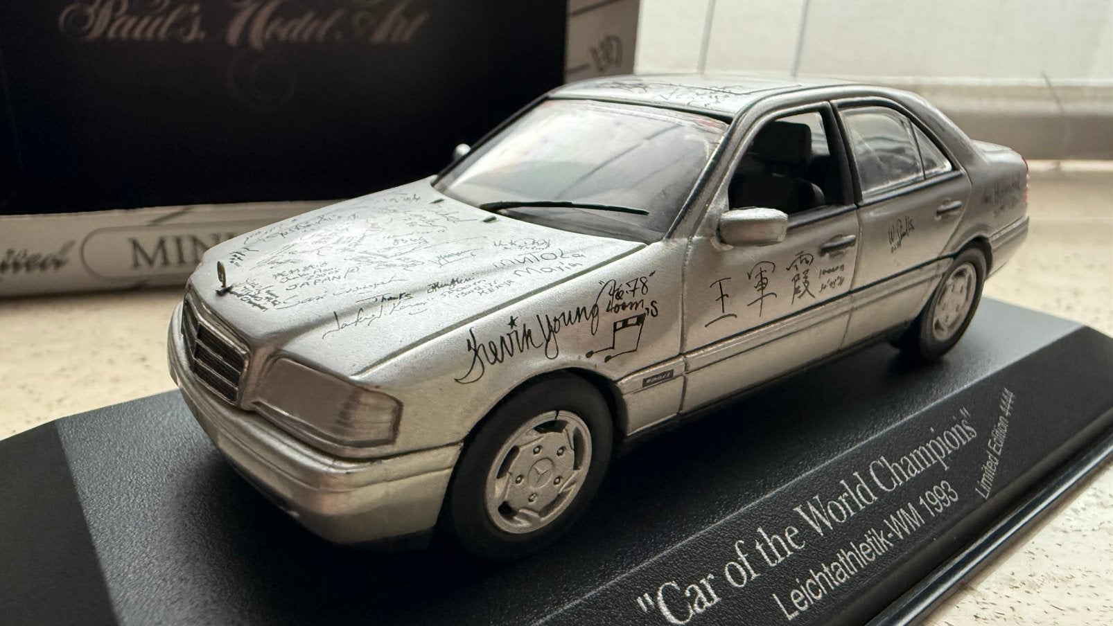 Mercedes C180, Hobby en Vrije tijd, Modelauto's | 1:43, Ophalen of Verzenden, Zo goed als nieuw, Auto, MiniChamps