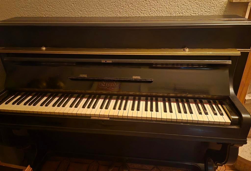 Oude piano, Enlèvement, Piano