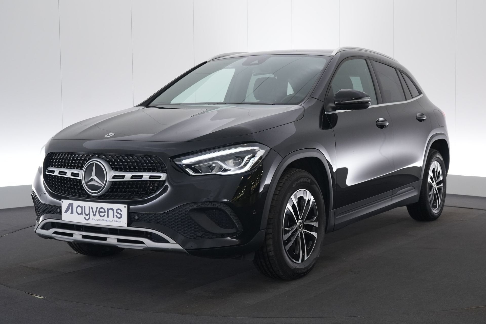 (2DAD420) MERCEDES-BENZ GLA, Auto's, Stof, Gebruikt, Euro 6, Zwart
