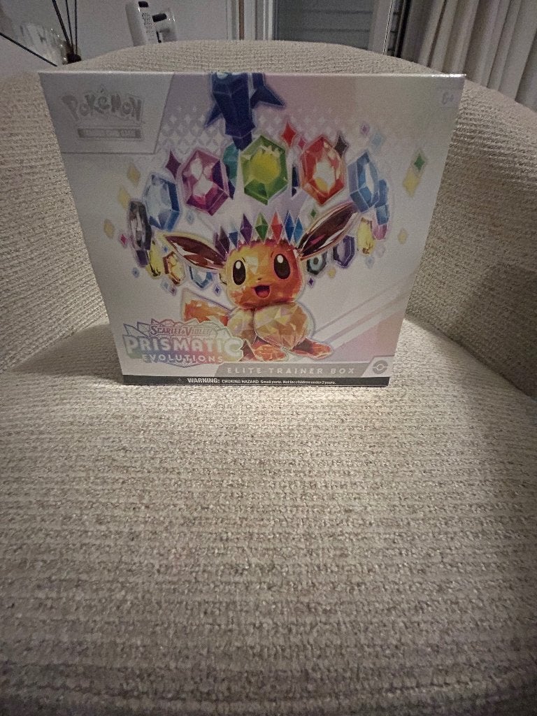 Elite trainer box prismatic evolutions, Hobby en Vrije tijd, Verzamelkaartspellen | Pokémon, Ophalen, Nieuw