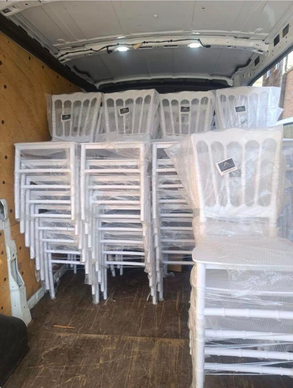 chaise Napoléon  neuve, Enlèvement