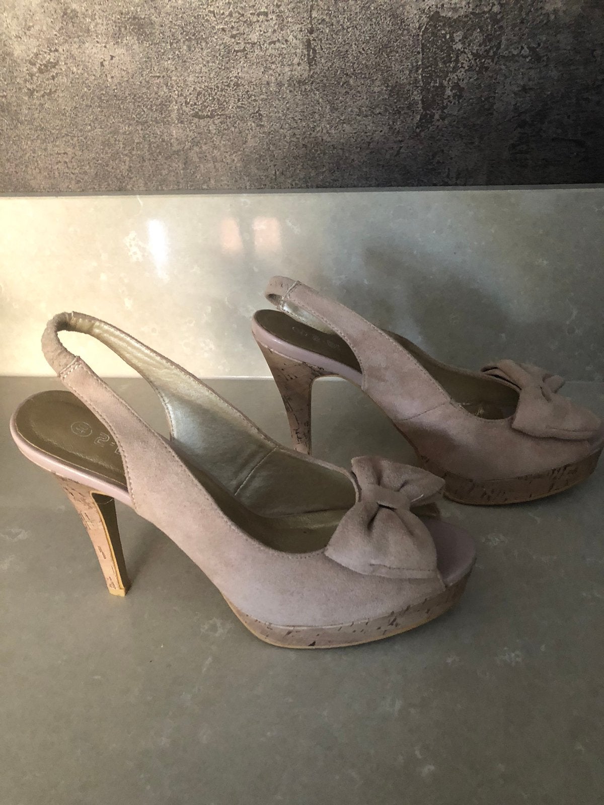 Damesschoenen met hoge hakken maat 40, Ophalen, Zo goed als nieuw, Schoenen met hoge hakken, Roze