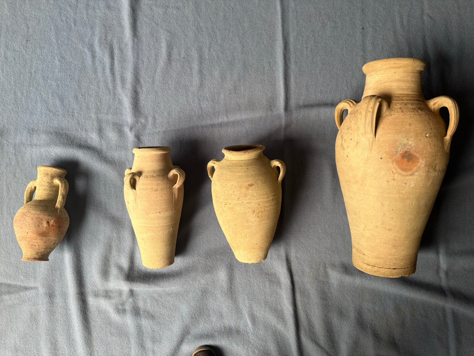Set van 4 decoratieve kruiken in terracotta, Enlèvement, Utilisé