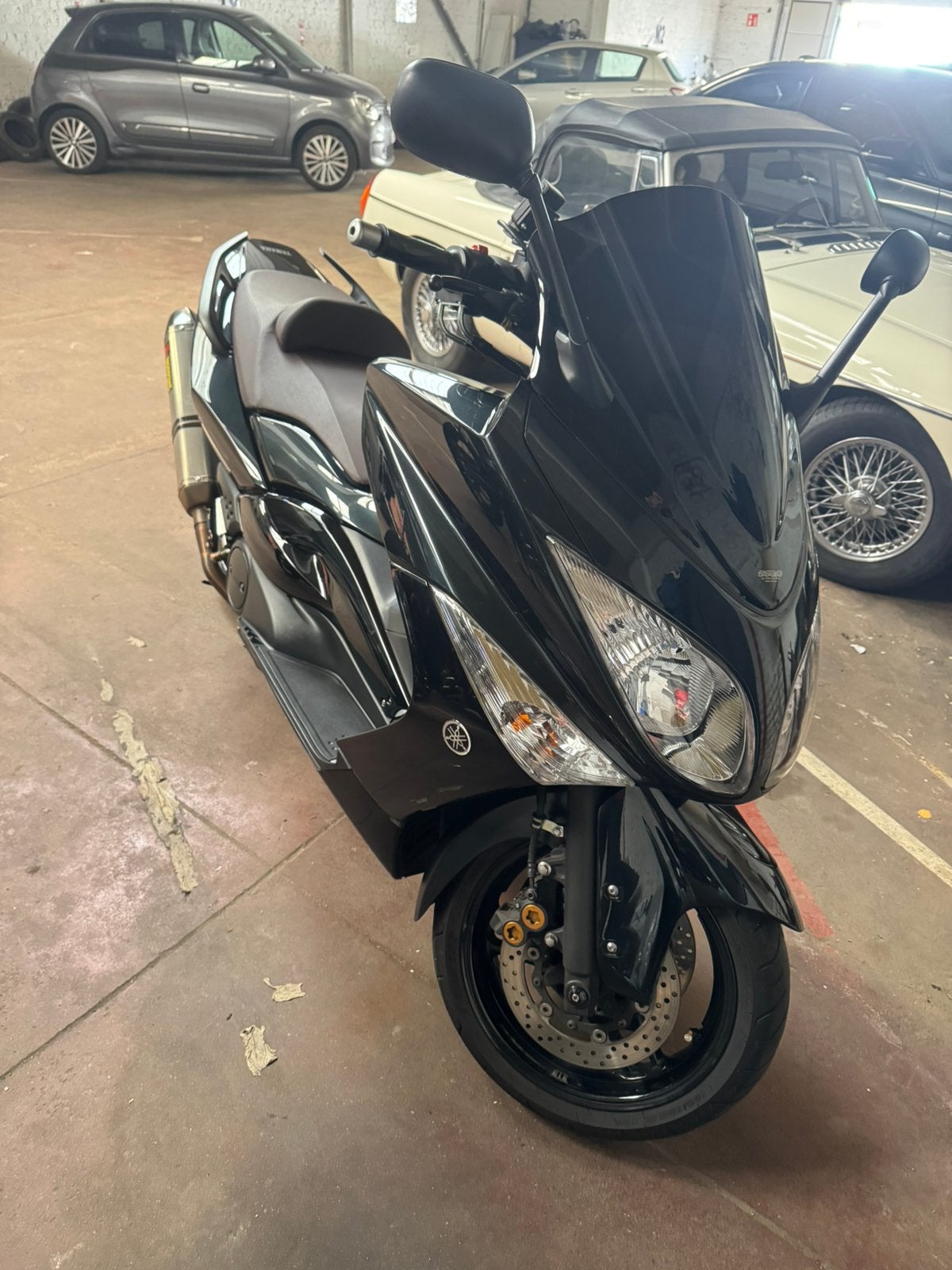 T max 500 tres tres propre, Motos, 12 à 35 kW, Autre, Neuf, Particulier