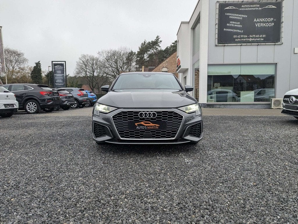 Audi A3 30TFSI Limo S line | NAVI/CARPLAY | LEER | AMBIENT, Autos, Audi, Cuir, Argent ou Gris, Achat, Entreprise
