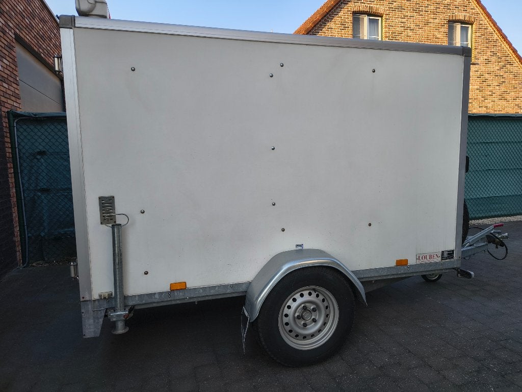 Geremde aanhangwagen Saris, Enlèvement, Utilisé