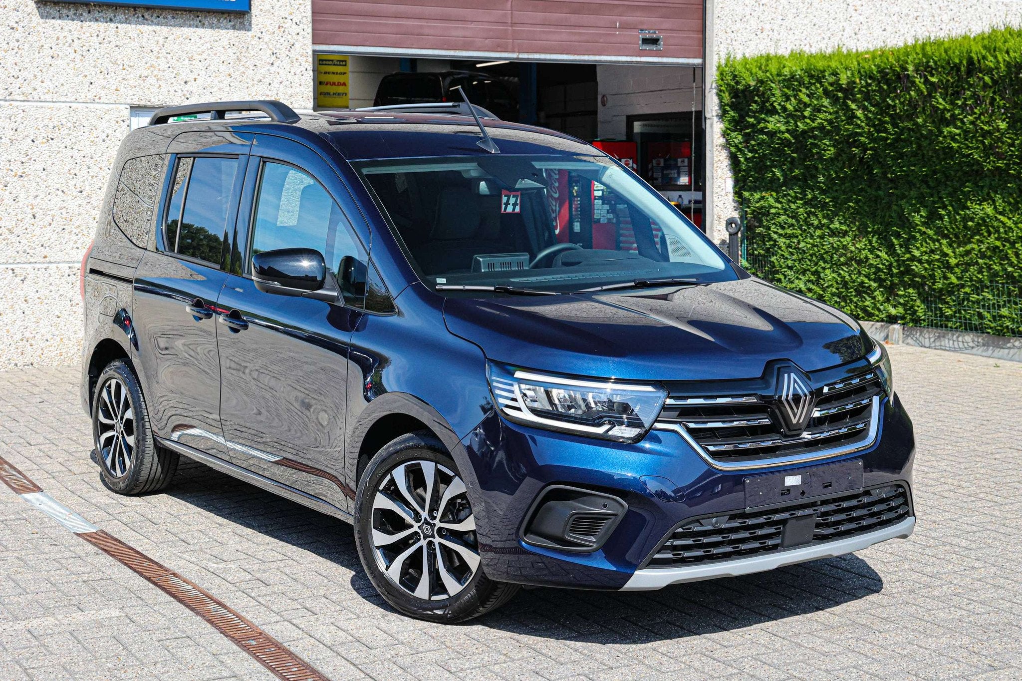 Renault Kangoo TECHNO-UITVOERING*ACHTERUITRIJCAMERA*NAVIGATI, Gebruikt, Zwart, 4 cilinders, Bedrijf