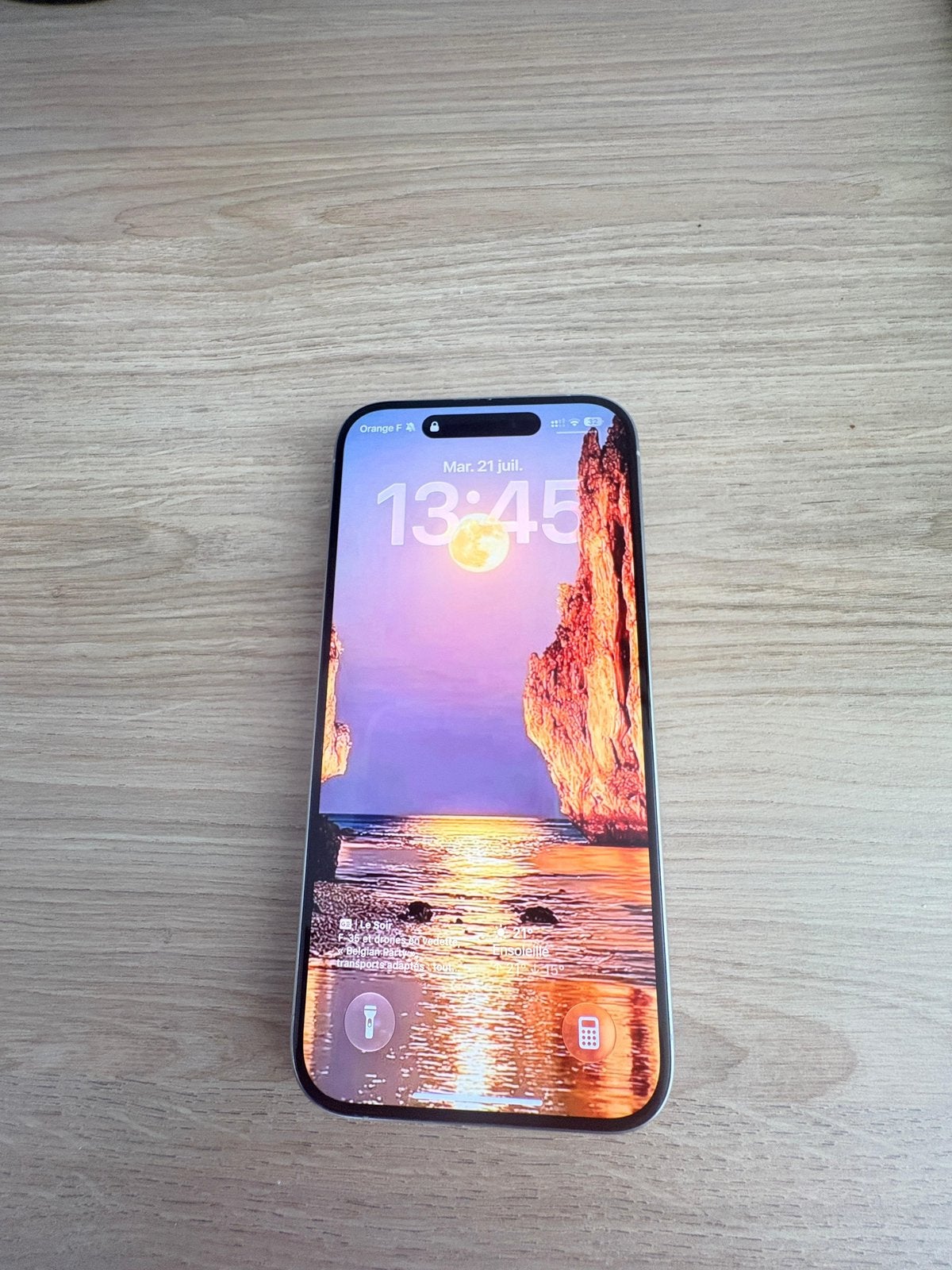 Iphone 15 Pro 128Go blanc + coque + garantie, Télécoms, Téléphonie mobile | Apple iPhone, 128 GB, Comme neuf, Enlèvement, Sans abonnement