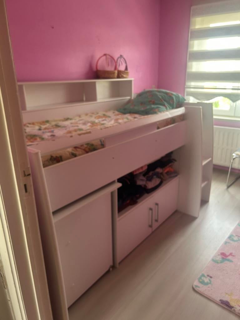 Witte Bed + met Bureau en Kast, Kinderen en Baby's, Kinderkamer | Stapelbedden en Hoogslapers, Ophalen, Zo goed als nieuw