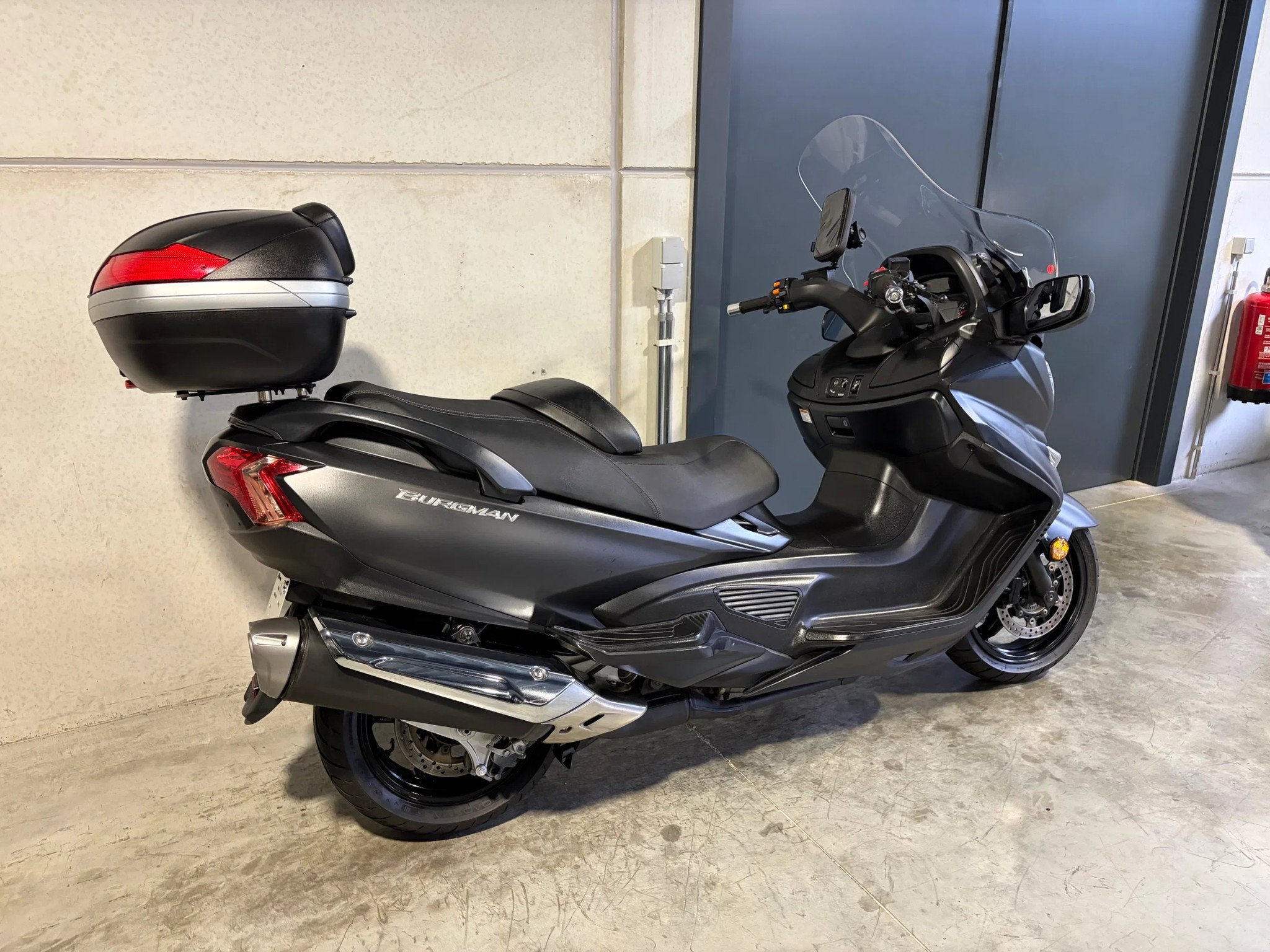 Suzuki Burgman 650 Executive met topcase (bj 2017), Motoren, Scooter, Meer dan 35 kW, Automaat, 650 cc