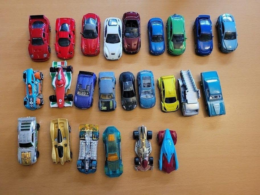 lot van 24 miniatuur autos, Ophalen of Verzenden, Zo goed als nieuw