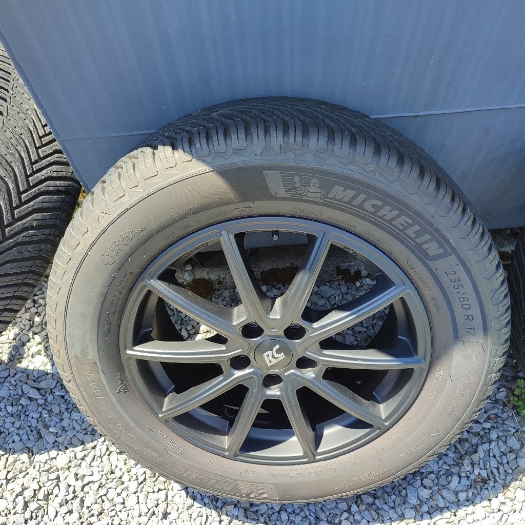 Nieuwe velgen met banden voor Volvo XC40, Auto-onderdelen, Banden en Velgen, Ophalen, Banden en Velgen, 17 inch, 235 mm