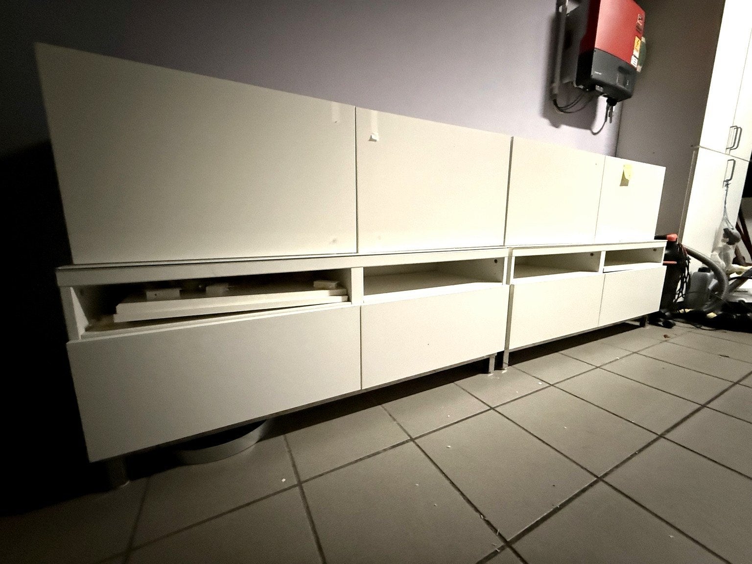 IKEA BESTÅ TV-meubel met hangkasten en onderkasten, wit, Ophalen, Zo goed als nieuw