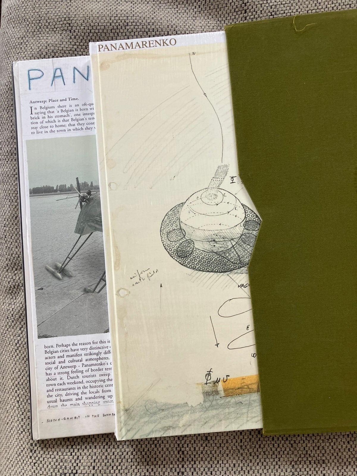 Foudral met twee Panamarenko boeken, Enlèvement ou Envoi