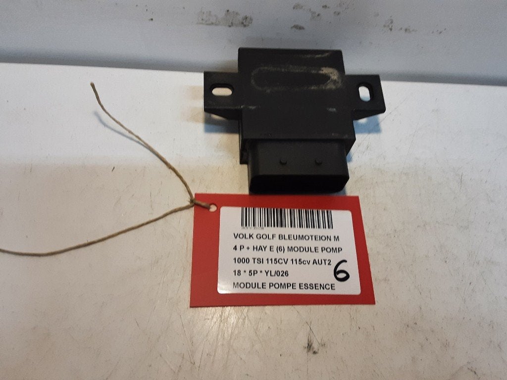 ORDINATEUR POMPE A CARBURANT Golf Sportsvan (AUVS), Volkswagen, Mevr. I. Hauben, Utilisé, Rue de l'Espoir 34 34
4030  GRIVEGNÉE, BE