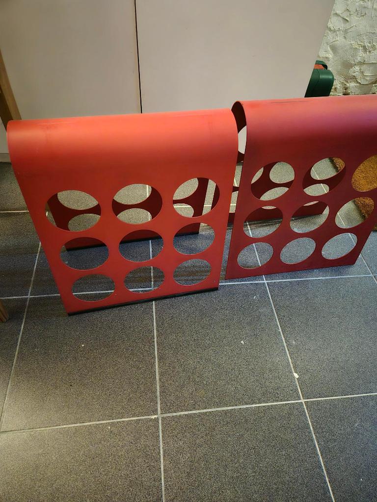 2 rode flessenhouders, Ophalen, Zo goed als nieuw, Metaal, 5 tot 15 flessen