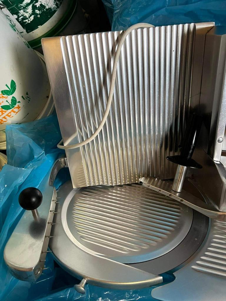 Trancheuse à salami/fromage, Enlèvement, Comme neuf