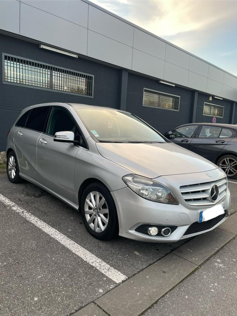 Mercedes CLASSE B 180 CDI 1.8 DESIGN 7G-DCT, Auto's, Mercedes-Benz, Automaat, Zwart, Zwart, Diesel