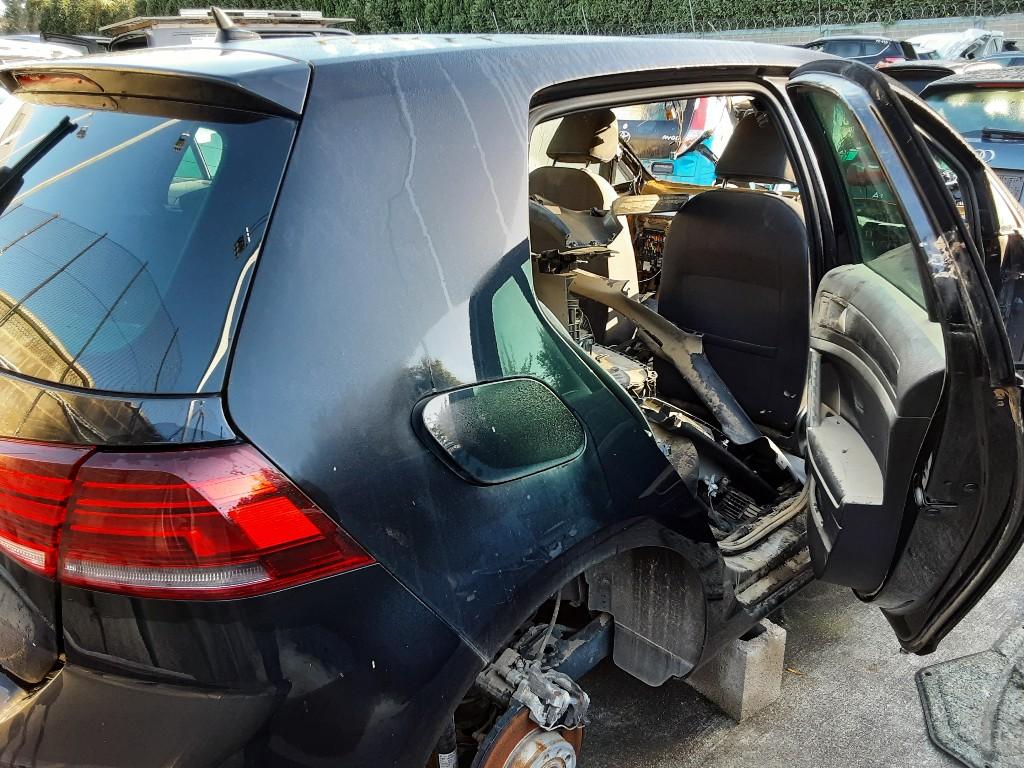 SPATBORD RECHTS ACHTER Volkswagen Golf VII (AUA), Auto-onderdelen, Gebruikt, Achter, Volkswagen, Spatbord