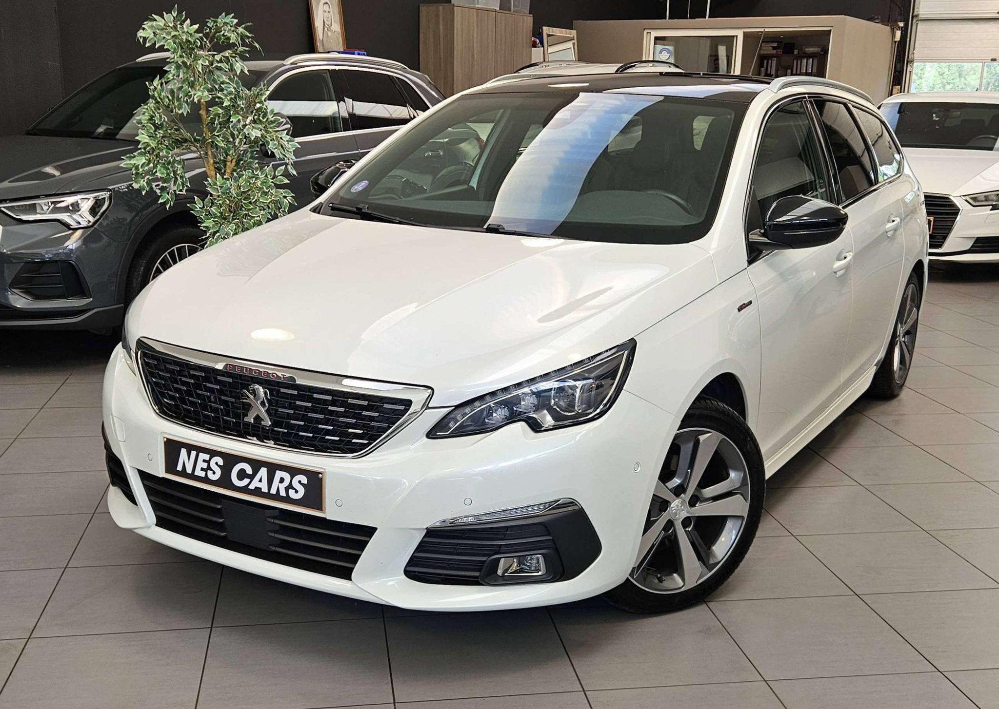 Peugeot 308 308 SW 1.2 i GT LINE BOITE AUTO,CUIR,GPS,PHARES, Lichtsensor, Gebruikt, 1199 cc, Wit