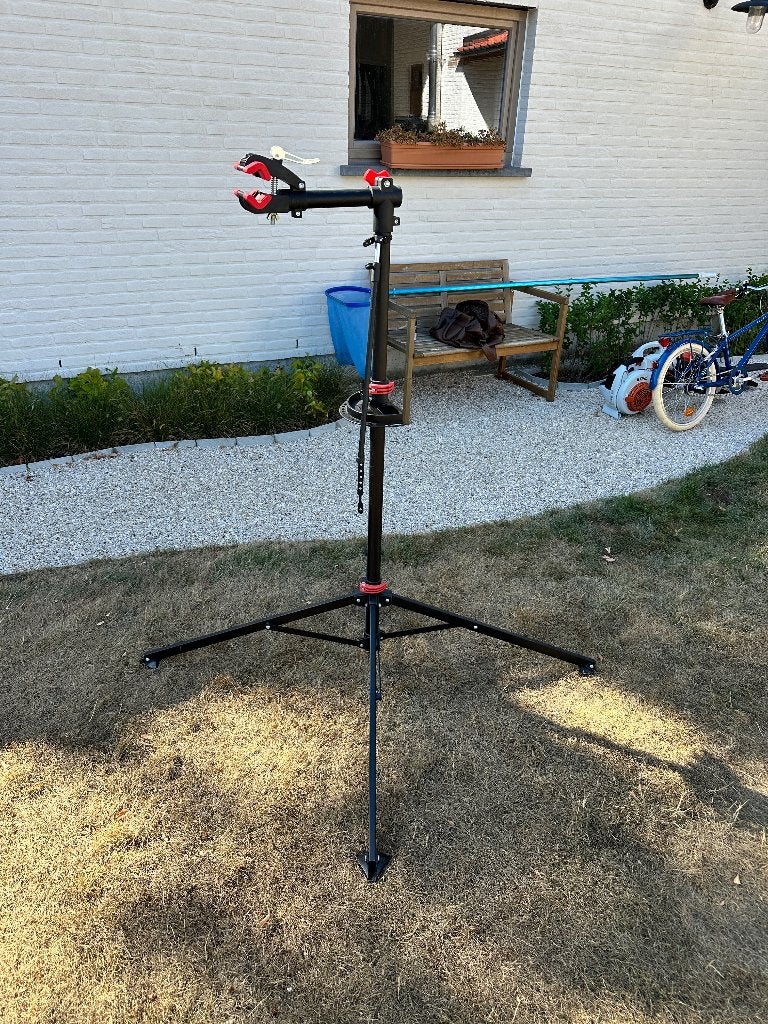 Opvouwbare fiets montagestandaard / reparatiestandaard, Fietsen en Brommers, Fietsaccessoires | Fietsgereedschap, Ophalen, Zo goed als nieuw