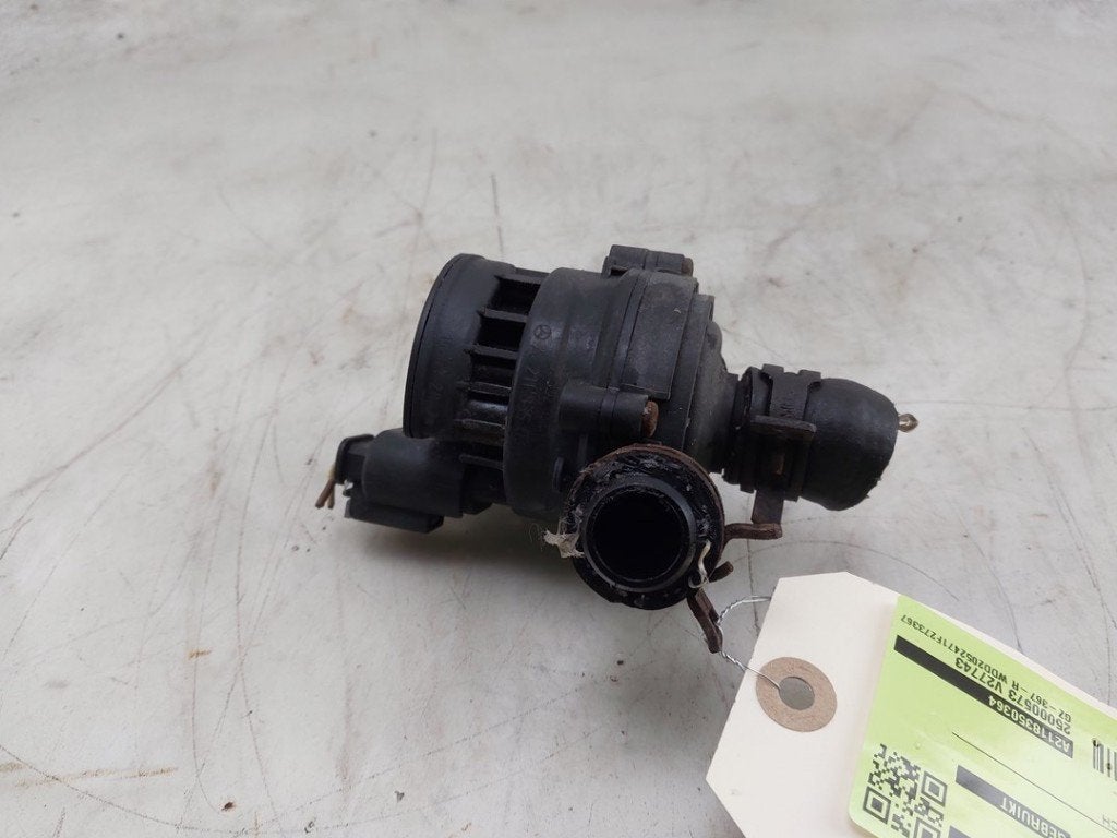 EXTRA EAU POMPE C Estate (S205) (|A2118350364|), Robert Bosch AG, Mercedes-Benz, Utilisé, Robert-Bosch-Allee 1
74232  Abstatt, DE