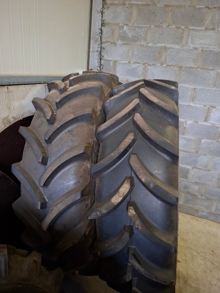 Tractor banden r28 en r38, Zakelijke goederen, Landbouw | Onderdelen | Banden, Velgen en Assen, Ophalen
