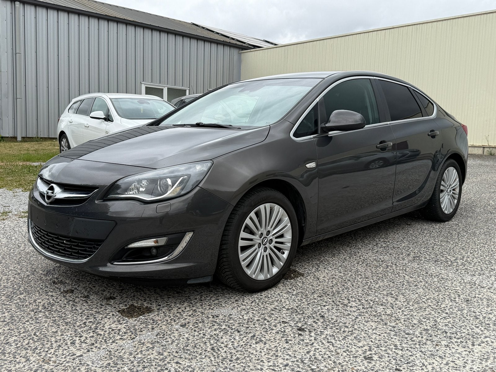 Opel Astra 1.4i Cosmo Sedan!!! 100.000 km!!!, Voorwielaandrijving, Zwart, 4 cilinders, Bedrijf