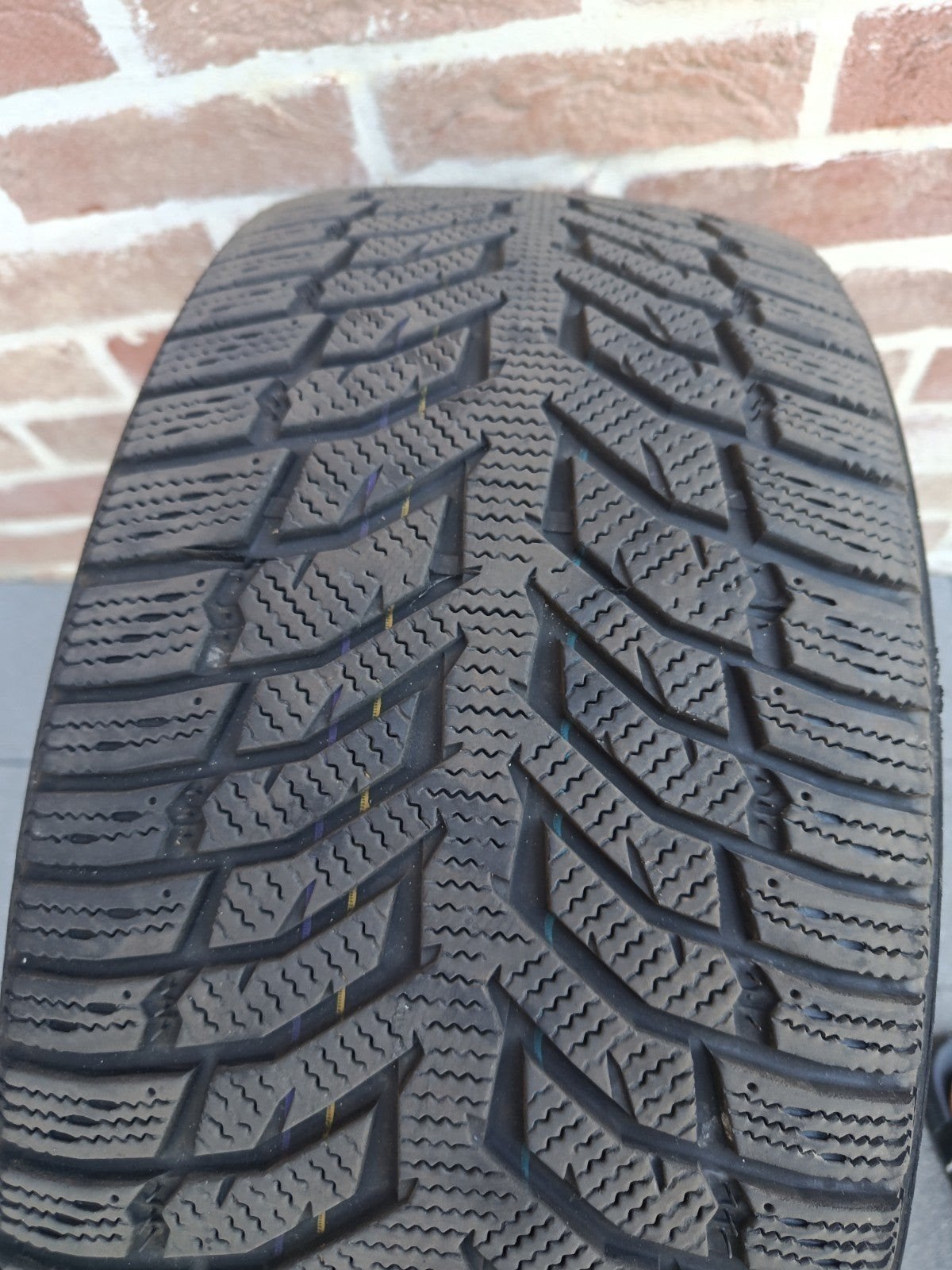 pneus hiver nordex  225/40/R18.  100€ les 2, Ophalen, Winterbanden, Band(en)