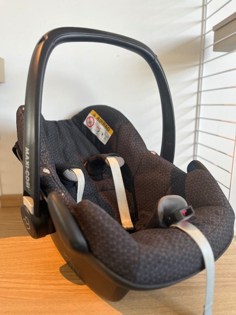 Maxi Cosi Pebble met of zonder Familyfix, Ophalen, Autogordel of Isofix, Gebruikt, 0 t/m 13 kg