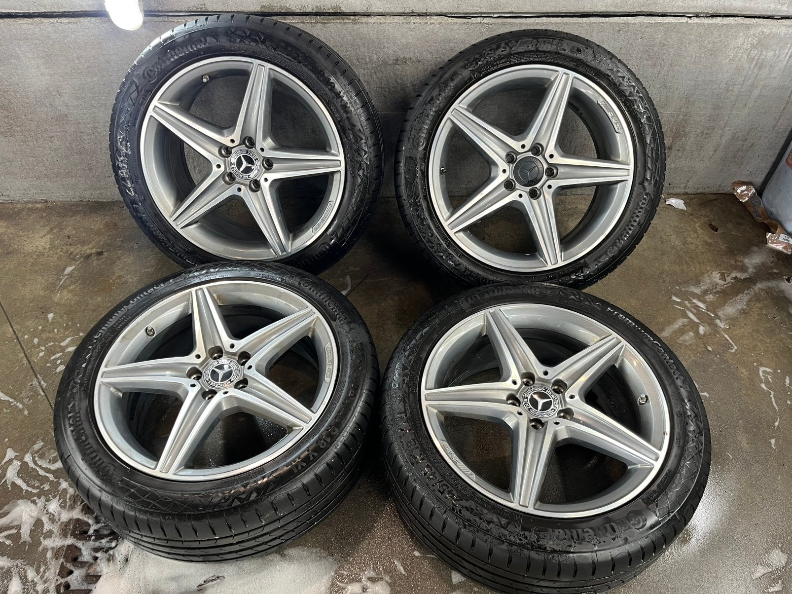 KIT ETE MERCEDES CLASSE E ORIGINAL AMG 245/45R18, Autos : Pièces & Accessoires, Pneus et Jantes, 245 mm, Véhicule de tourisme