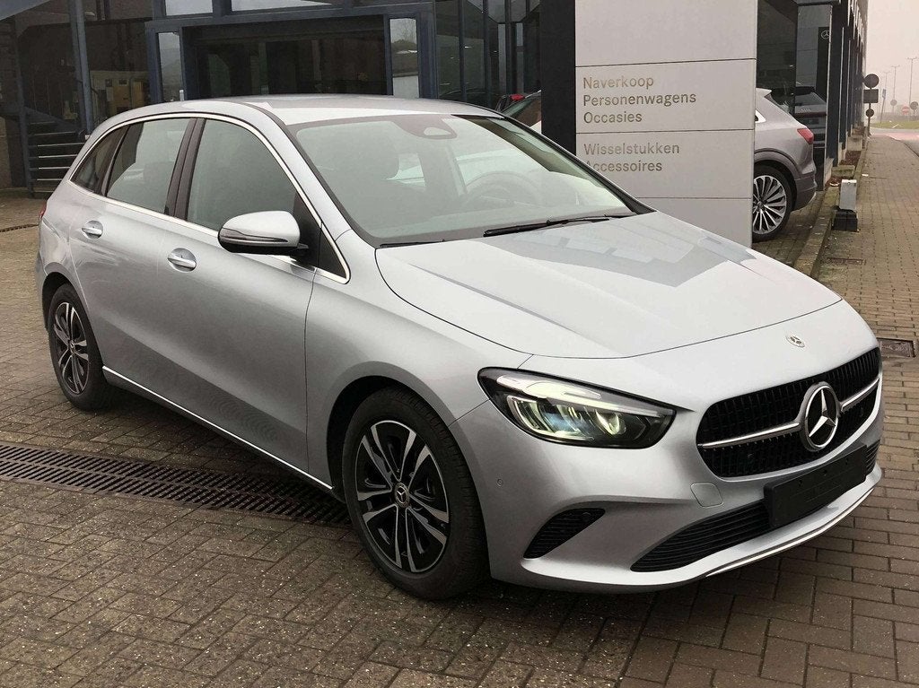 Mercedes-Benz B-Klasse 180 B 180 7G-DCT, 2700 KMS, Achteruit, Autos, Mercedes-Benz, 100 kW, Entreprise, Détection des panneaux routiers