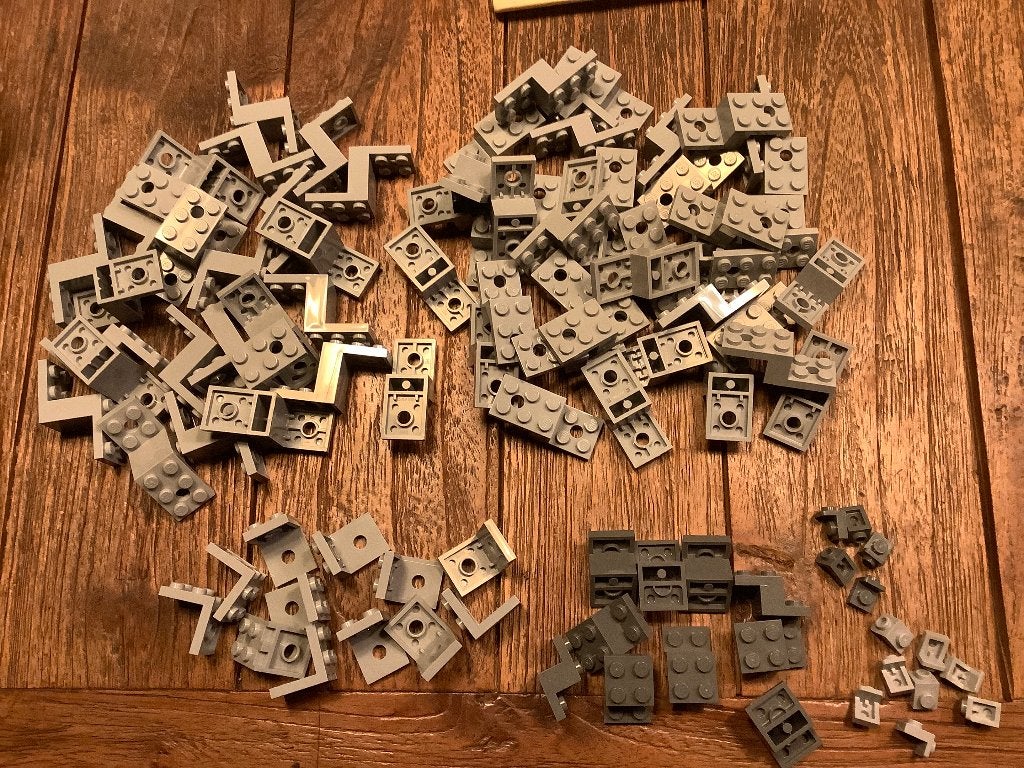 LEGO grijze brackets 74 stuks / 241-8, Ophalen of Verzenden, Zo goed als nieuw, Losse stenen, Lego