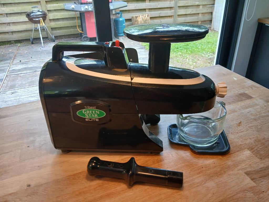 Extracteur de jus Tribest, Elektronische apparatuur, Juicers, Ophalen of Verzenden, Zo goed als nieuw, Elektrisch