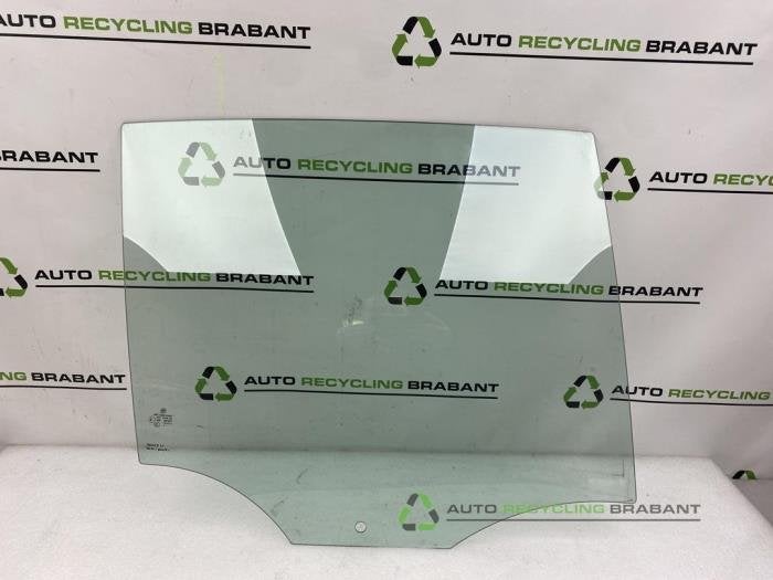 Vitre portière 4portes arrière droite d'un Volkswagen Golf, Autos : Pièces & Accessoires, -, 3 mois de garantie, Utilisé, -