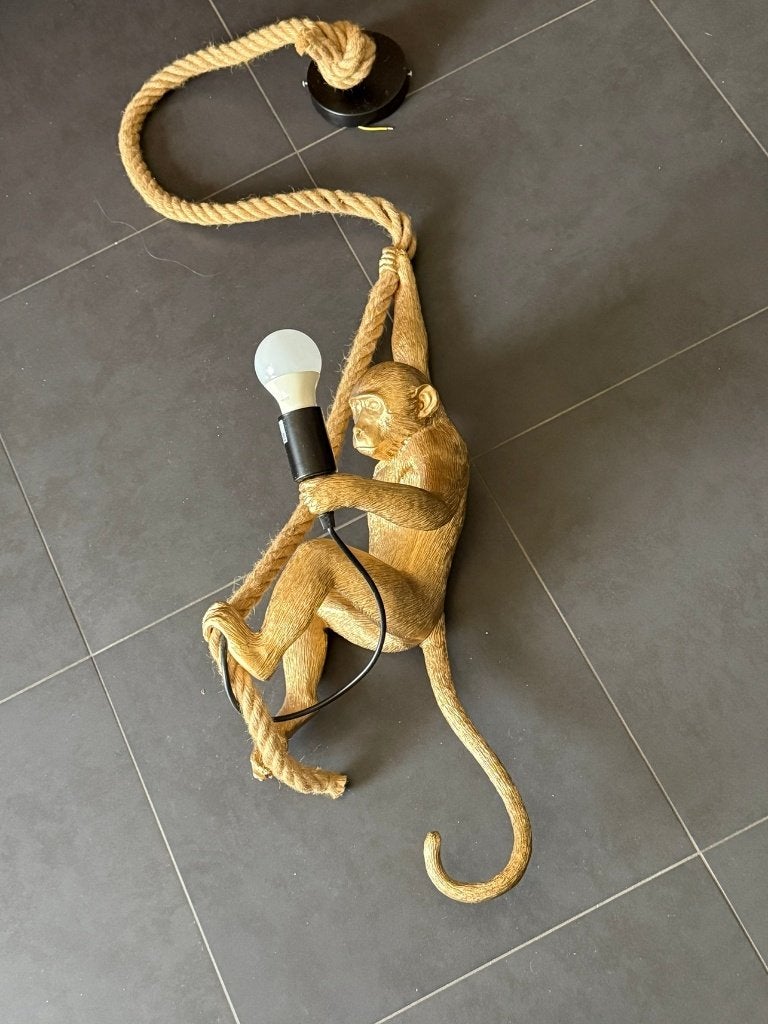 Hanglamp aap goud 70cm polyresin, Huis en Inrichting, Lampen | Hanglampen, Ophalen, Zo goed als nieuw, Kunststof, Type Kare Design