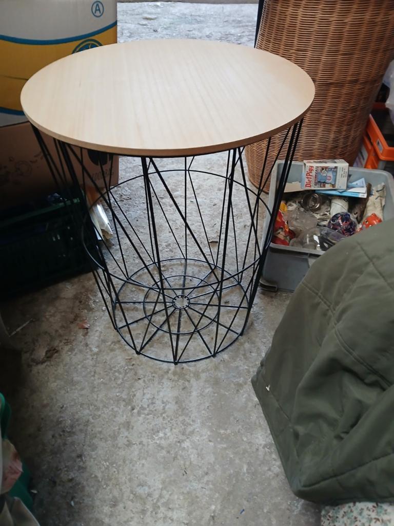 Bijzet tafeltje, Ophalen