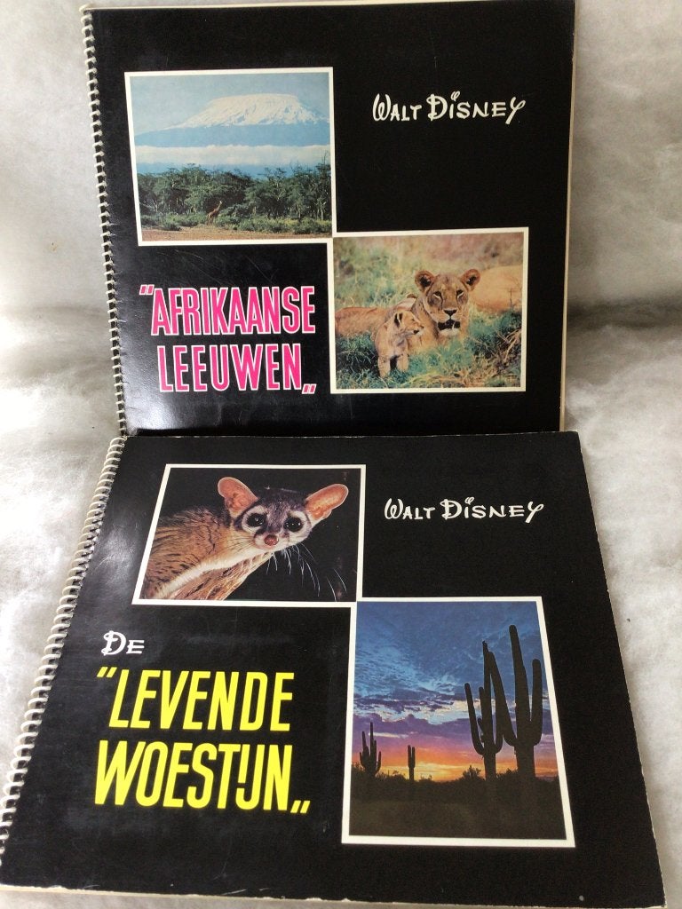 2 oude boeken Walt Disney. Levende woestijn.Afrikaanse leeuw, Verzamelen, Ophalen of Verzenden