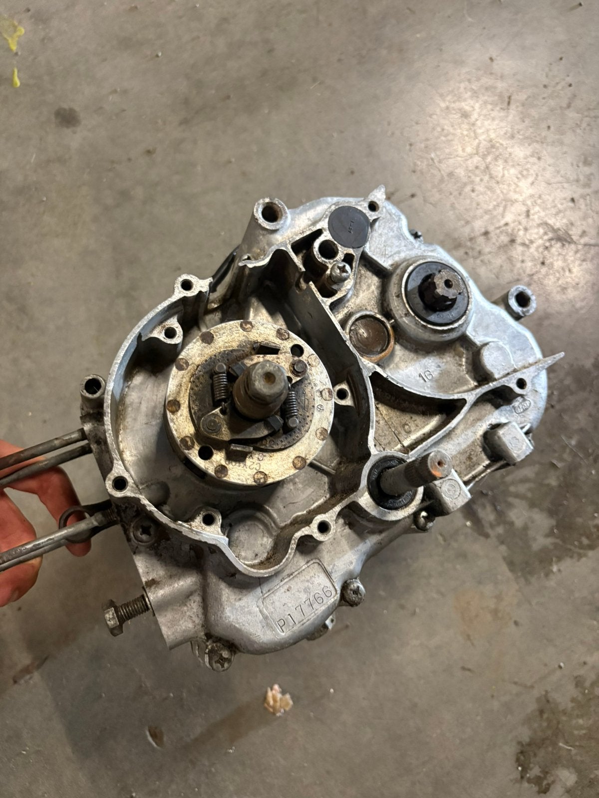 Honda C110 motorblok alternateur, Ophalen