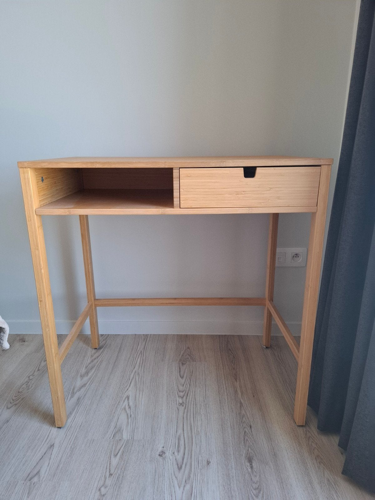 Bijzettafel / kleine bureau Ikea hout, Enlèvement, IKEA, Bois