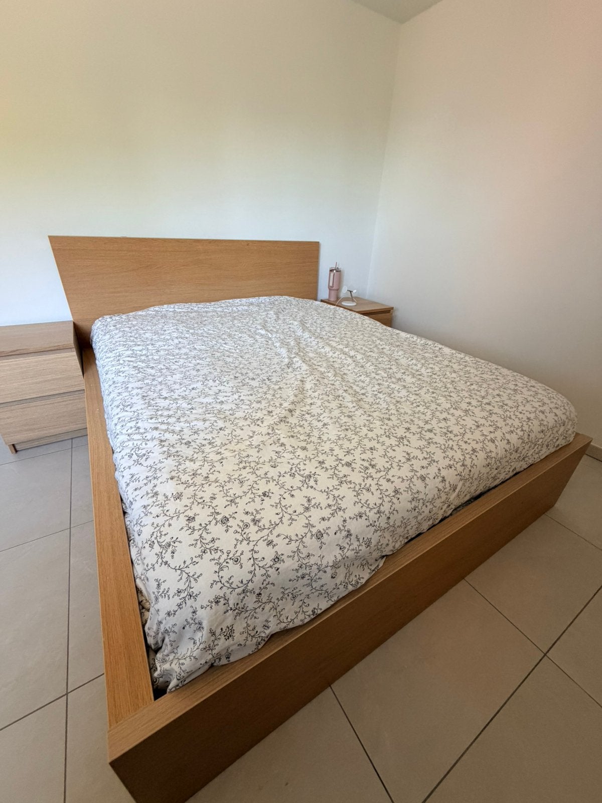 Lit + sommier, Maison & Meubles, Chambre à coucher | Chambres à coucher complètes, Enlèvement ou Envoi, Comme neuf