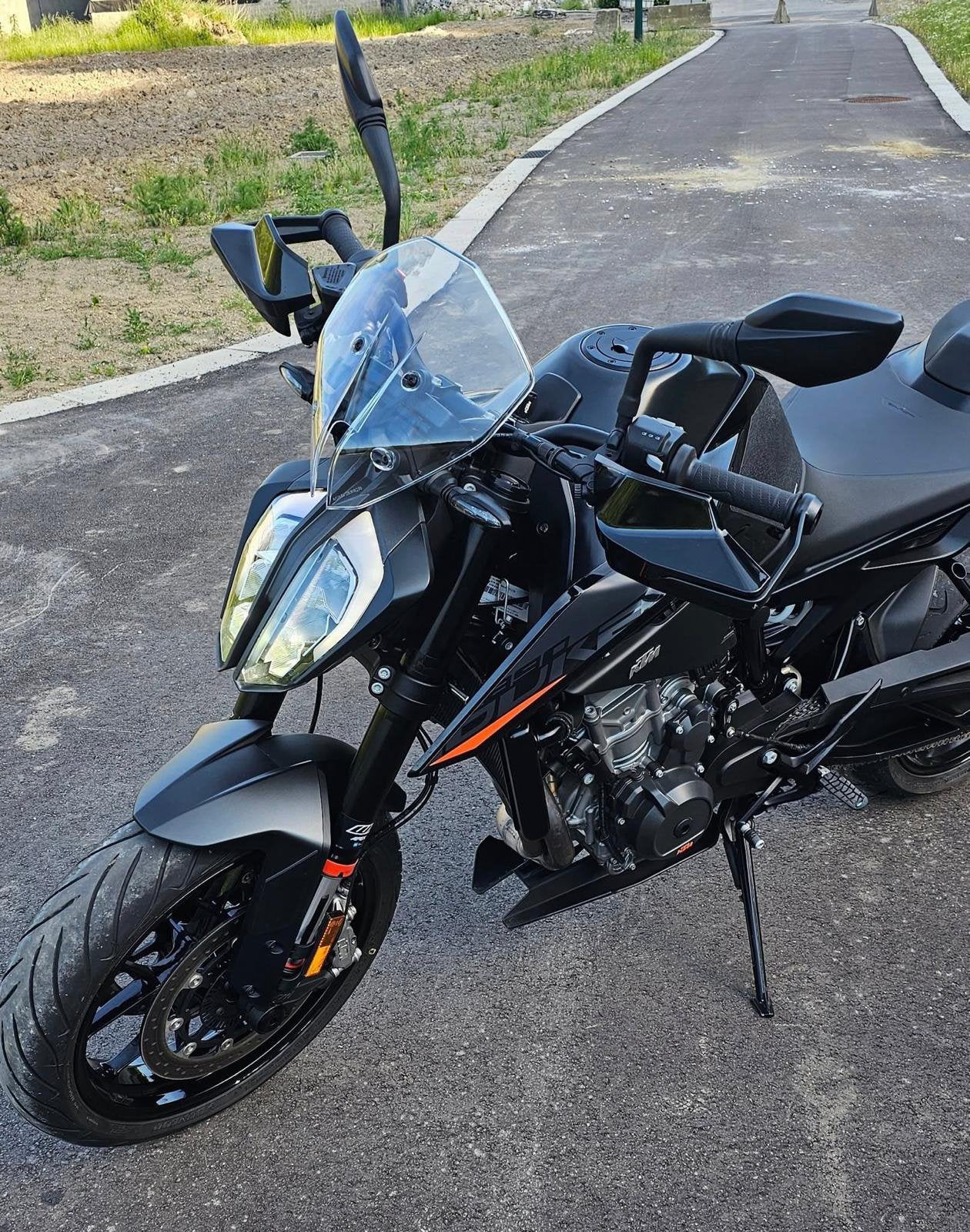 Ktm Duke 890, Occasion, 4 cilinders, Motorrijbewijs A, 889 cc