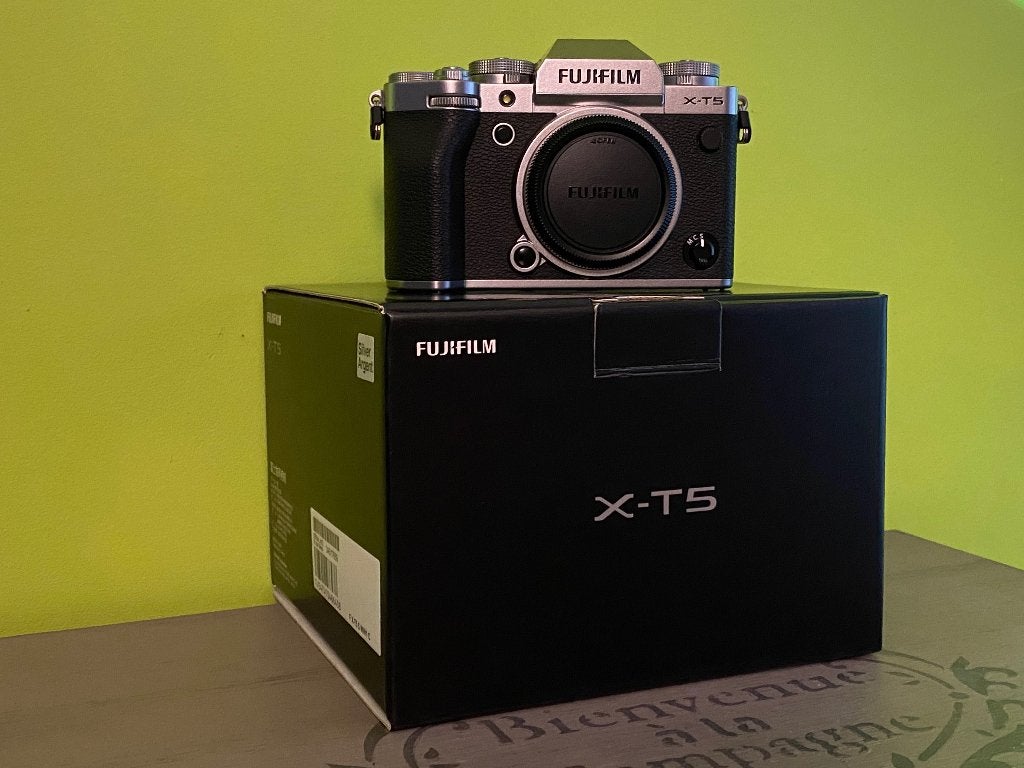 FUJIFILM X-T5 Kit + XF16-80mmF4 R OIS WR Lens, Monture Fujifilm X, Comme neuf, Enlèvement, Fujifilm