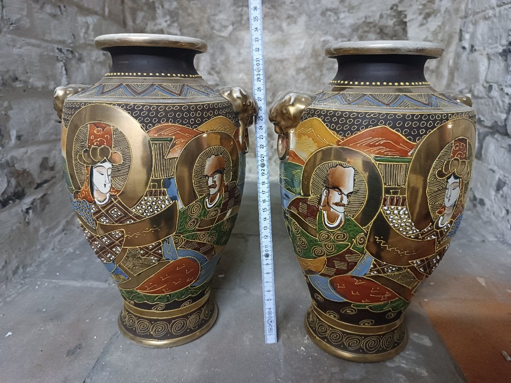 Paire de vases Satsuma attribuée à Kinkozan, vers 1920–1935, Japon, 35 cm, Signé, Enlèvement