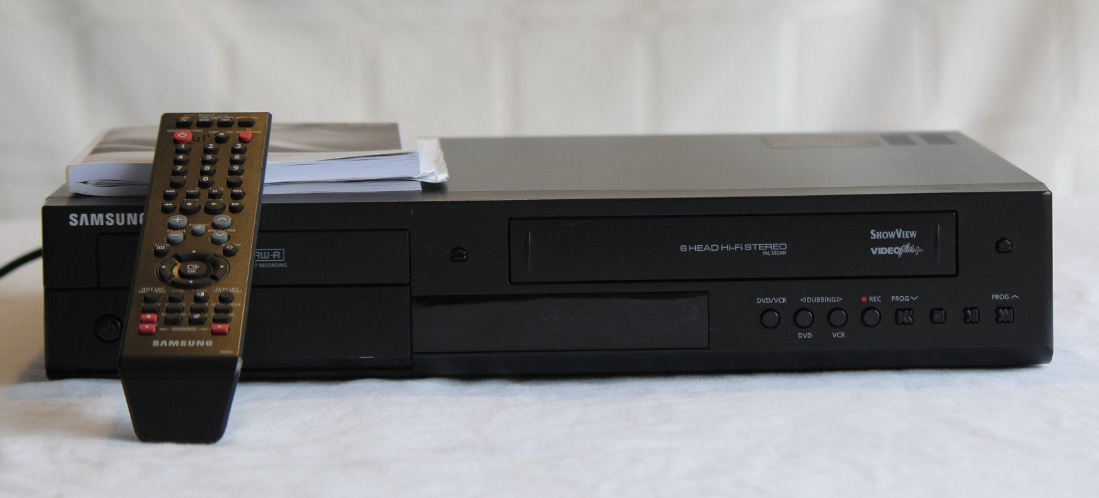 Samsung DVD en VHS recorder VR-370, Ophalen of Verzenden, Zo goed als nieuw, VHS-speler of -recorder